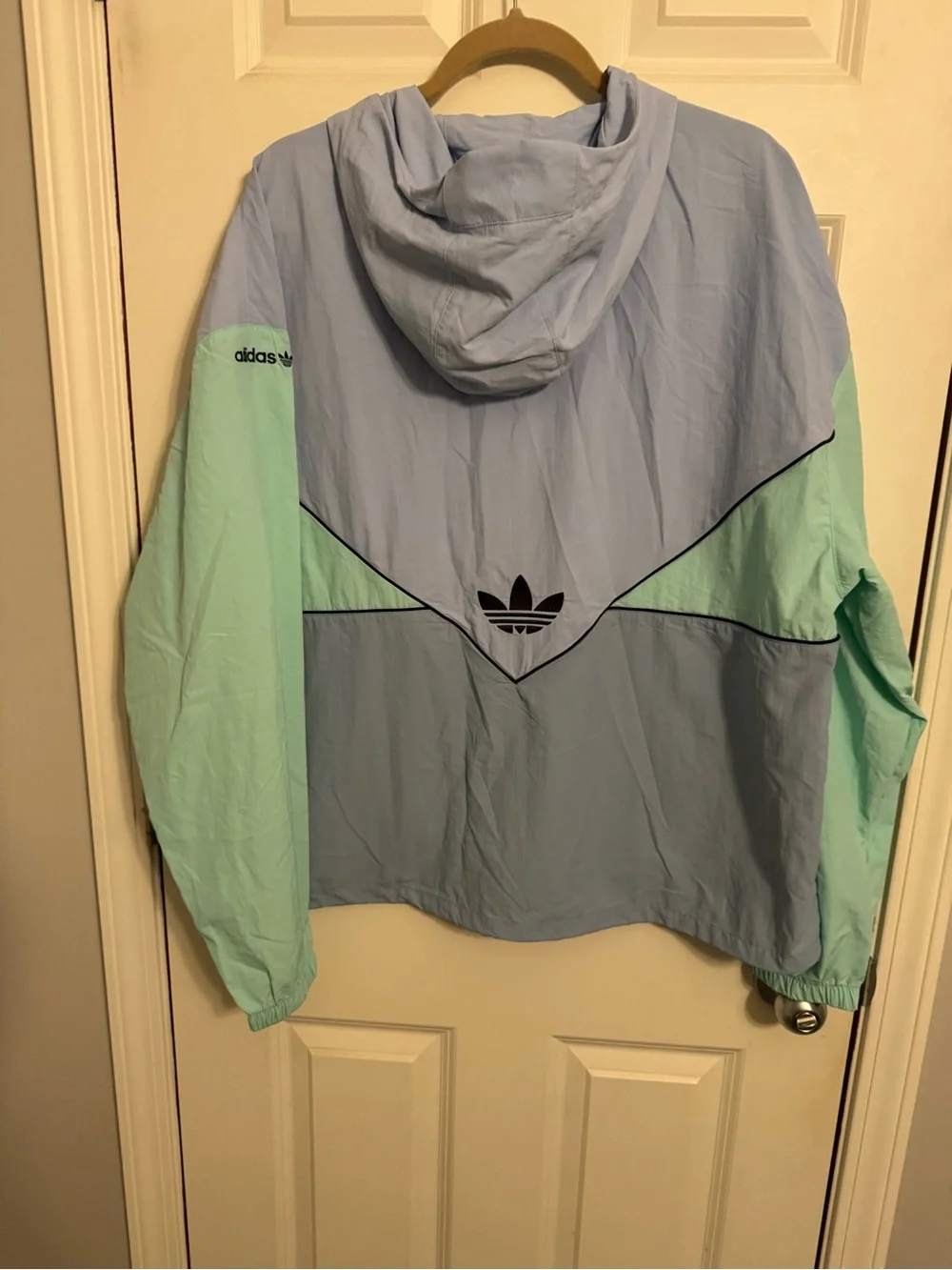 Adidas Men’s Sz. lg Windbreaker